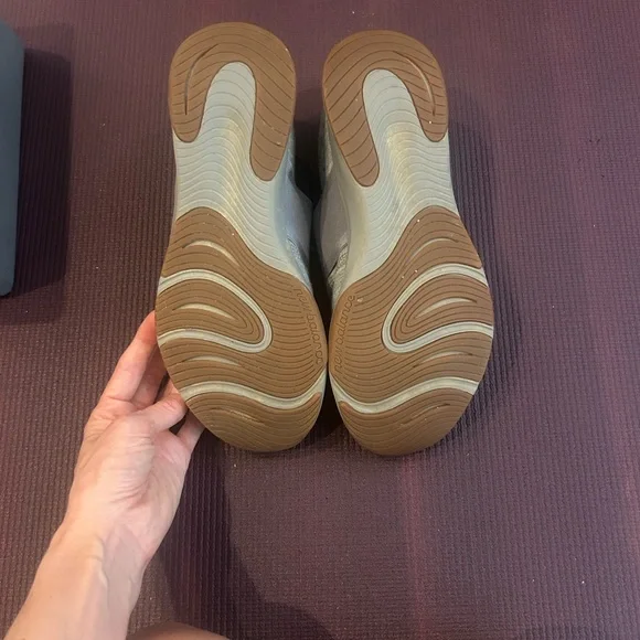 New Balance Women’s Dynasoft Nergize V3 Sneakers - Picture 12 of 15